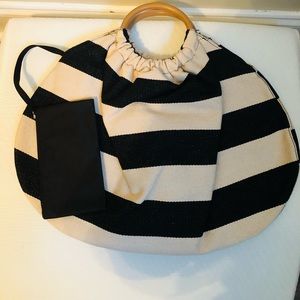 NWOT summer purse.